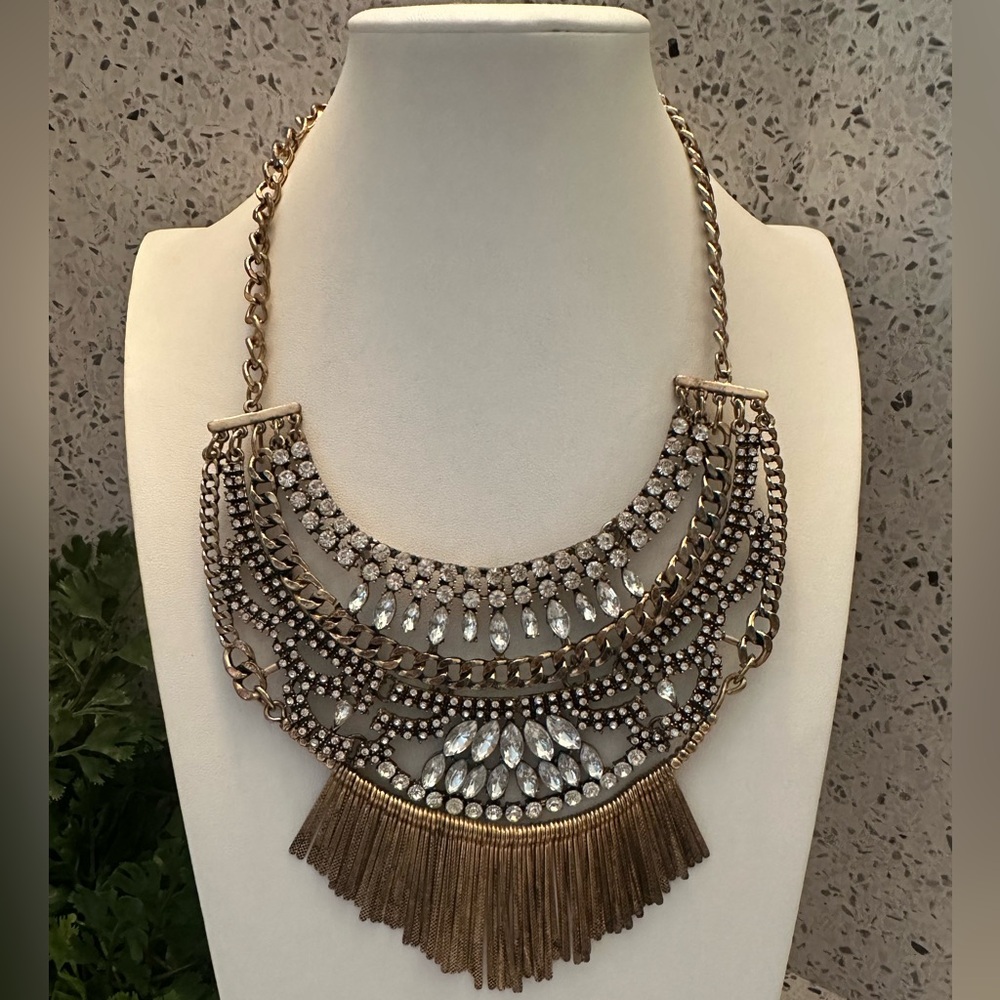 Vintage statement necklace of rhinestone in gold tone